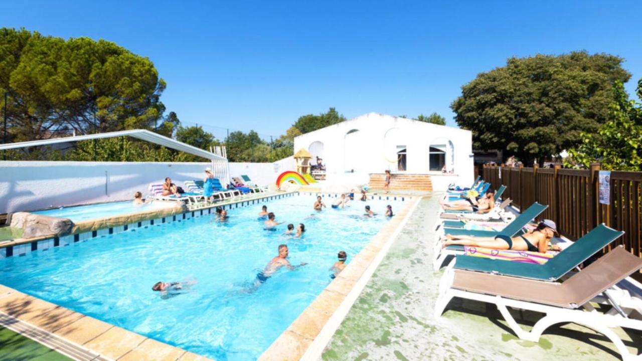 Hotel Les Domes Des Gorges Ruoms Exterior foto